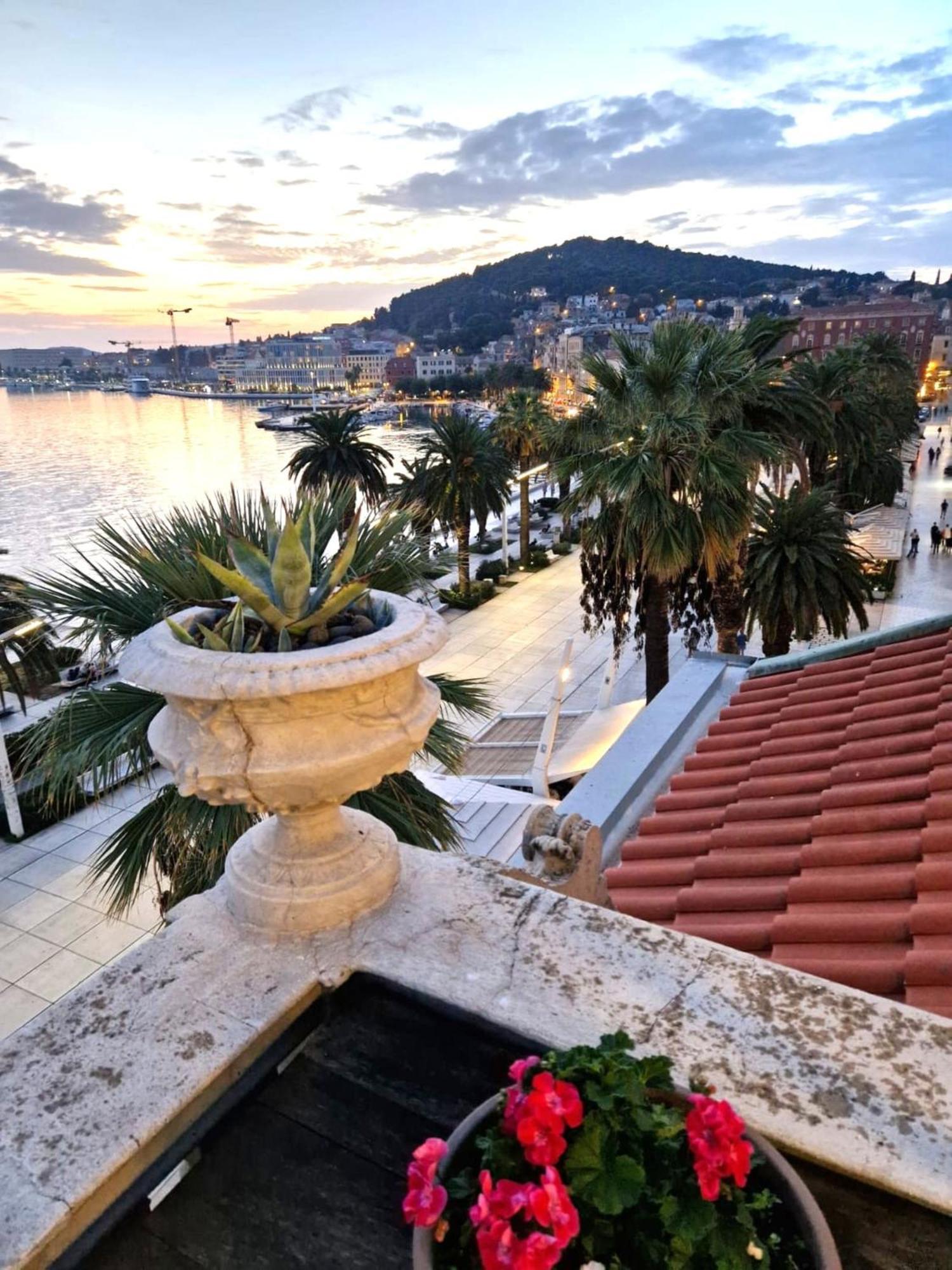 Riva Luxury Suites Сплит Экстерьер фото