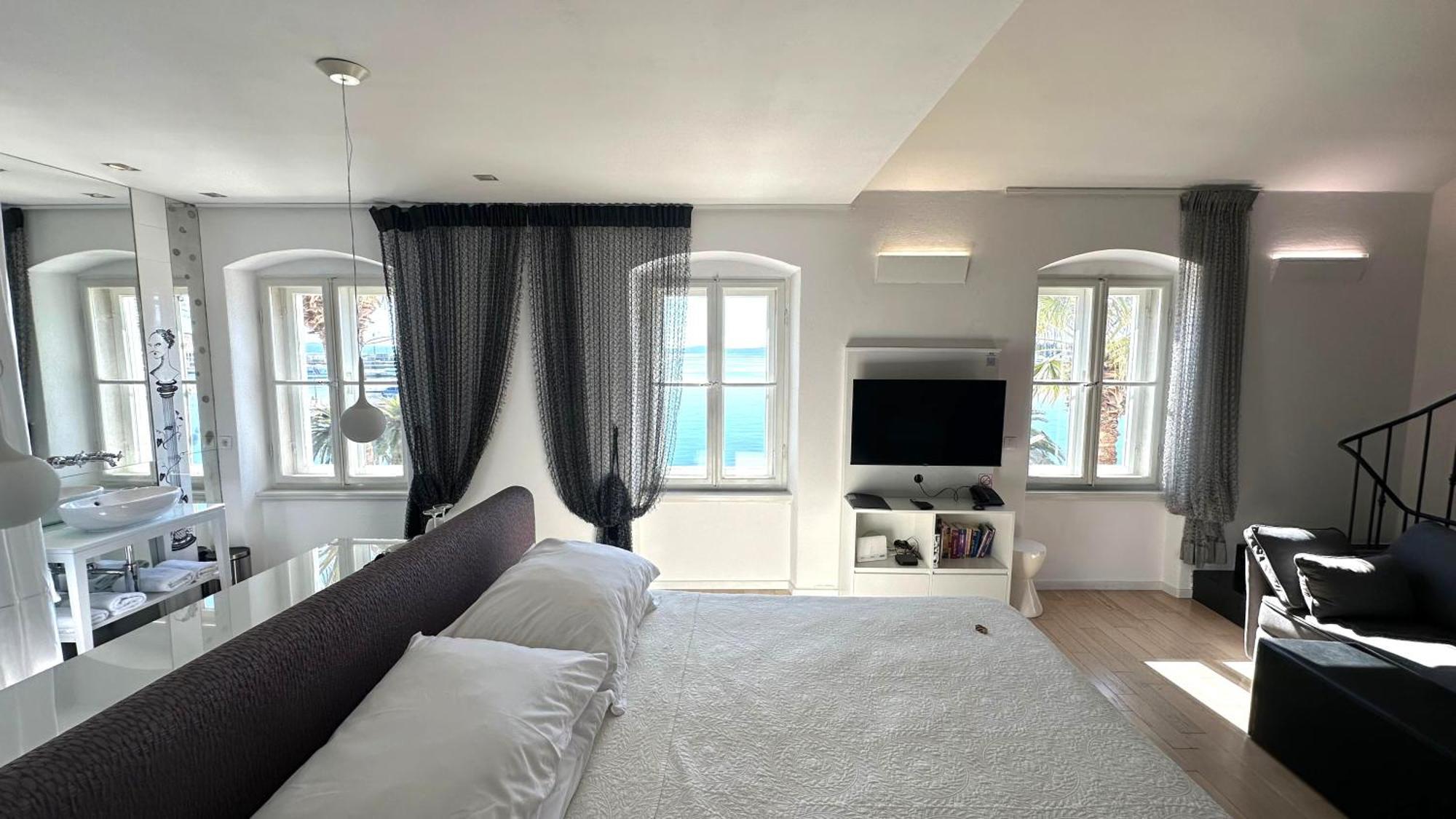 Riva Luxury Suites Сплит Экстерьер фото
