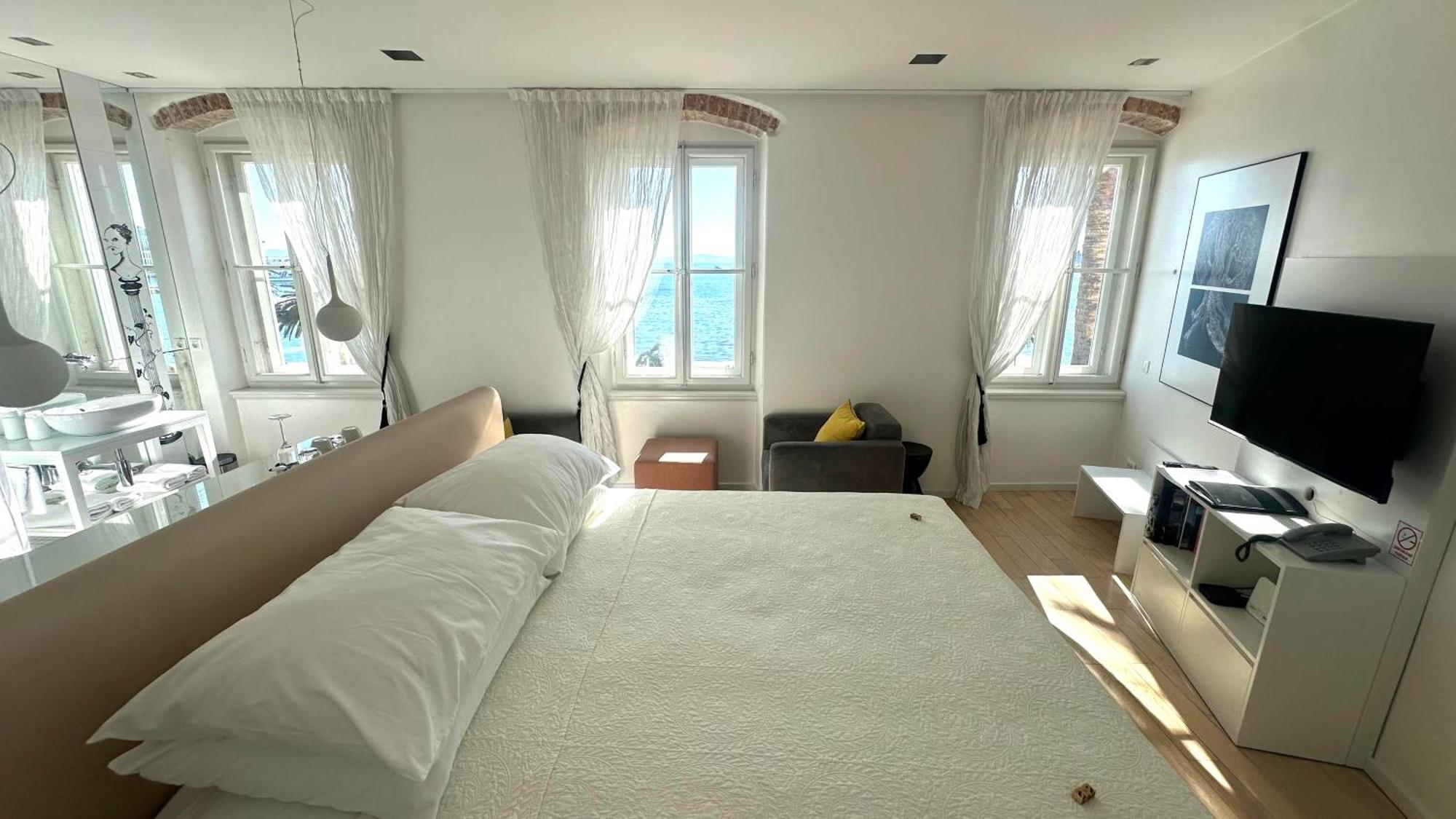 Riva Luxury Suites Сплит Экстерьер фото