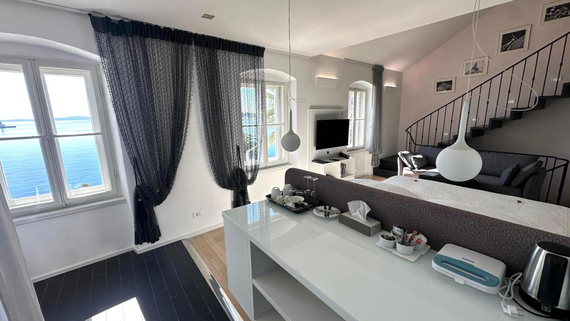 Riva Luxury Suites Сплит Экстерьер фото